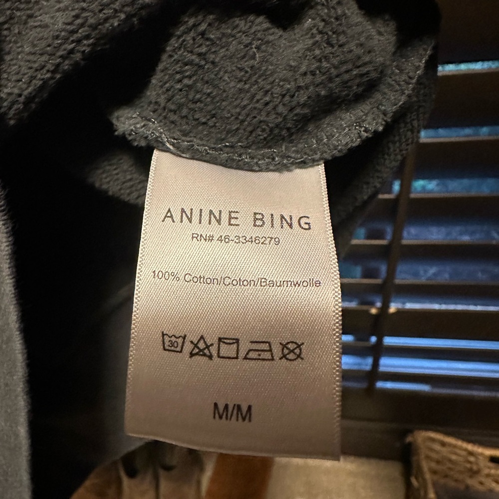 Revolution Graphic sweatshirts - Picture 4 of 4